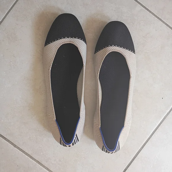 Stylish Black and Tan Women's Flats - Picture 1 of 5